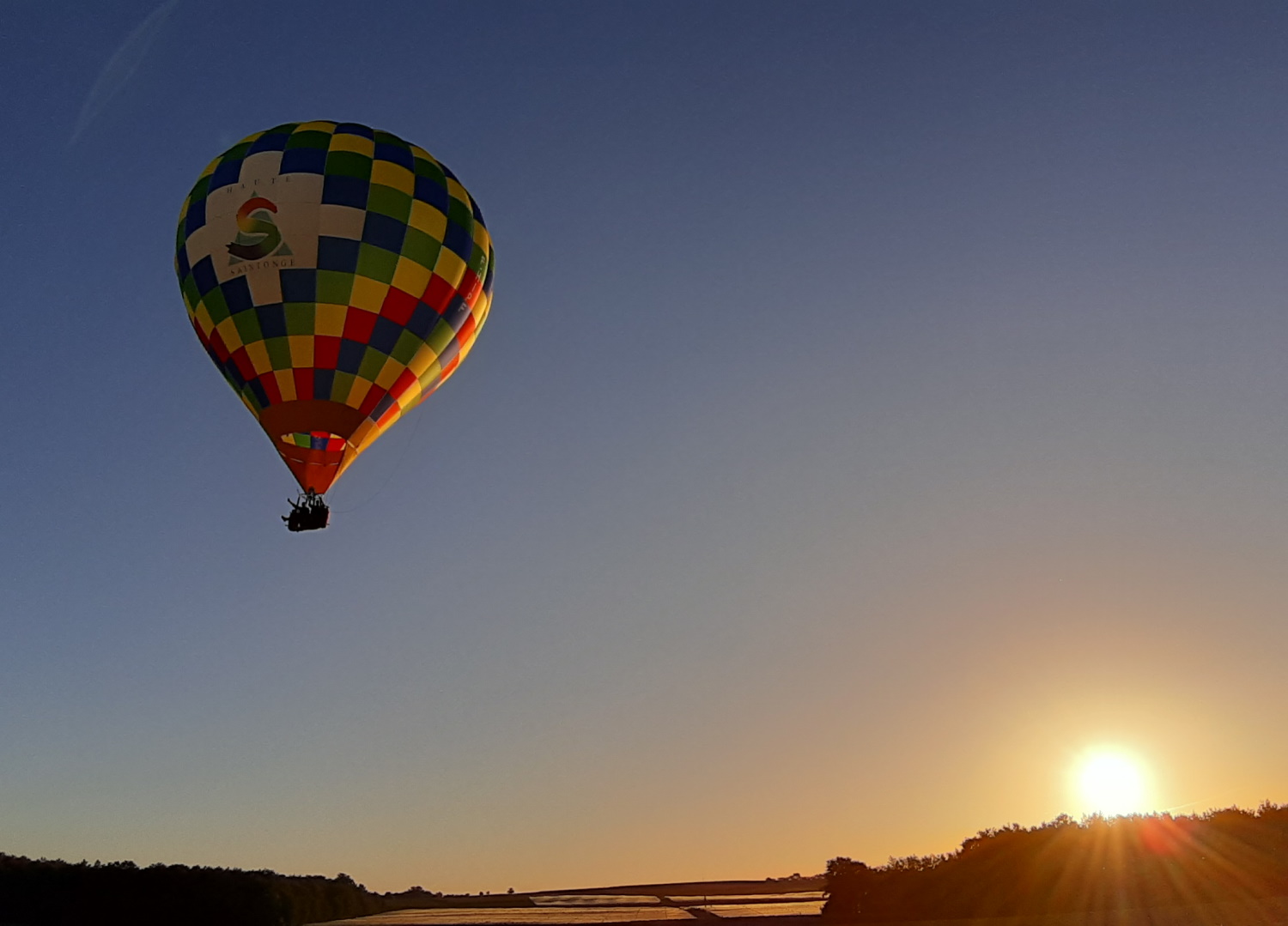 Discovery Flights By Planes And Hot Air Balloons Jonzac Haute