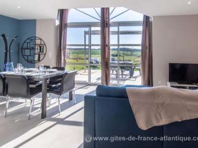 © Pièce de vie Coin repas Verrière Ilot central Ilot cuisine / coin repas Salon SDB Double Vasque Salle de Bain SDB Douche à L'italienne Escalier Chambre Pastel lit 160 Chambre Pastel lit 160 Vue Extérieur de la Chambre Chambre Bleuet 2 lits 80 Façade Entrée Jardin Parking et jardin Terrasse et Extérieur Terrasse et Plancha Salon de Jardin