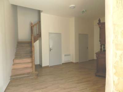 © cuisine équipée cuisine équipée séjour séjour chambre 1 lit de 140 cm salle d'eau plan communs des 3 logements Résidence