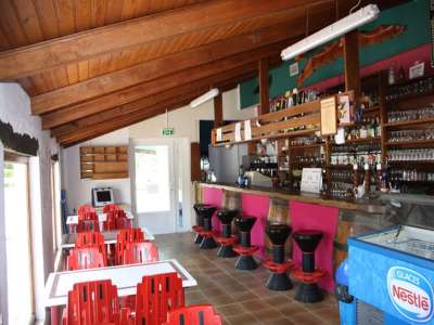 © Salle du Restaurant du Camping L'Estuaire à Saint-Thomas-de-Conac en Haute-Saintonge