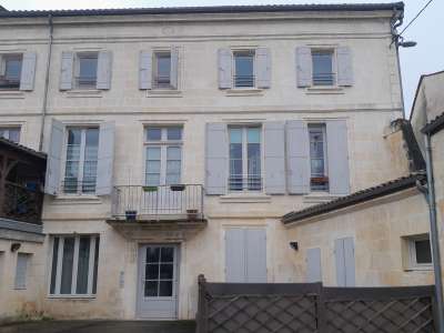 © Façade