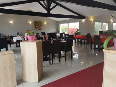 © Salle restaurant Salle restaurant Bar