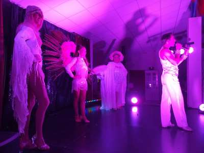 © photo Cabaret Folie Paradis_Sainte-Lheurine