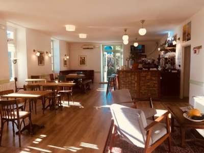 © Salle du restaurant Le Cheval Blanc à Saint-Ciers-du-Taillon en Haute-Saintonge