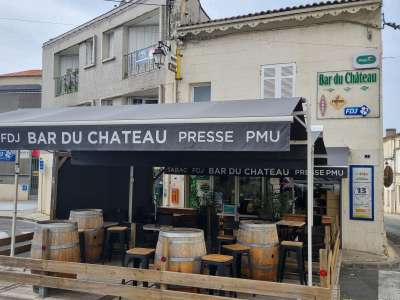 © Bar du château de Jonzac